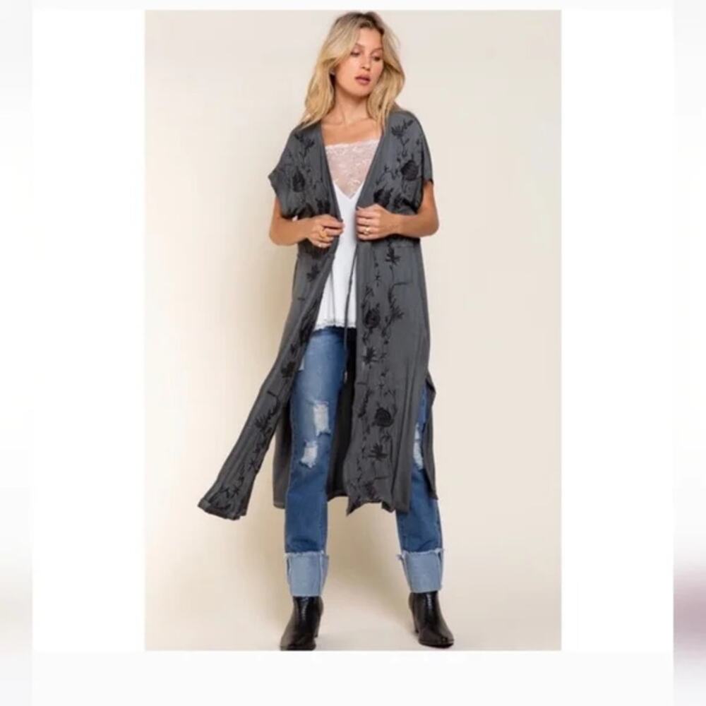POL Embroidered Floral Midi Kimono Cardigan Women's‎ Large Gray Black